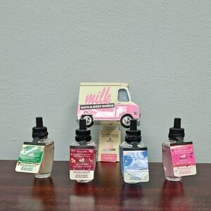 Bath & Body Works MILK BAR TRUCK NIGHTLIGHT + 4 Milk Bar Wallflowers